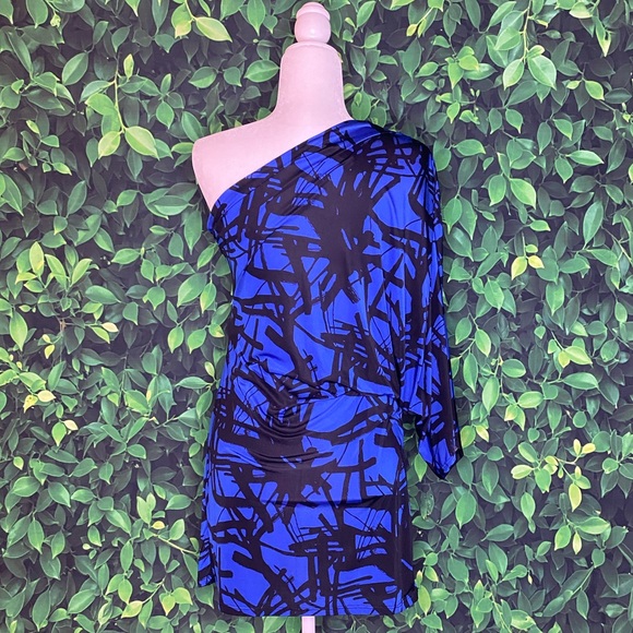 ONE-SHOULDER BATWING-SLEEVE DRESS • NWOT • SIZE L • PAPAYA - Picture 4 of 6